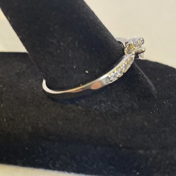 Shining Silver Tone Clear Stone Solitaire with 5 Side Stones Ring Size 8.75 - Picture 5 of 12